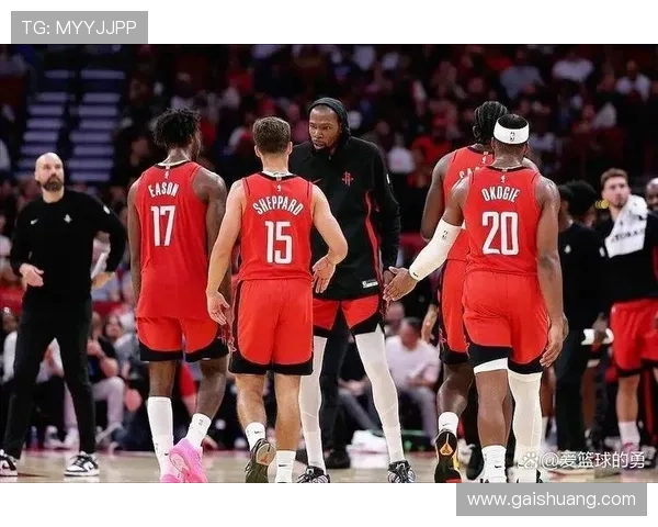 火箭新援18分钟轰27分表现亮眼